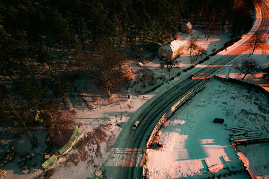 Πάρνηθα χιόνι: Άκρως χειμωνιάτικο το σκηνικό στα ορεινά του λεκανοπεδίου