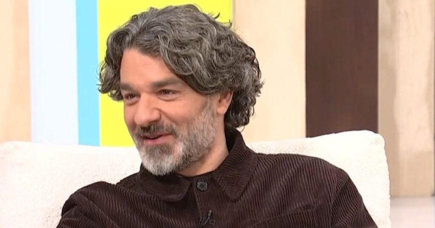 Πέτρος Λαγούτης: «Το ‘παθα λίγο εκεί που άρχισε ο γιος μου να μου μιλάει άνετα για τα ερωτικά του, εμείς δεν μεγαλώσαμε έτσι»