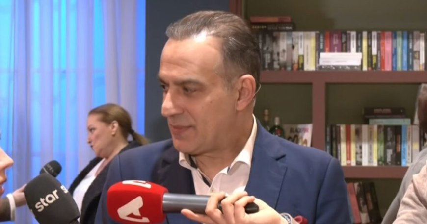 Κρατερός Κατσούλης για Κατερίνα Καραβάτου: «Δεν έχω μιλήσει μαζί της, σας κάνει φοβερή εντύπωση ε;»