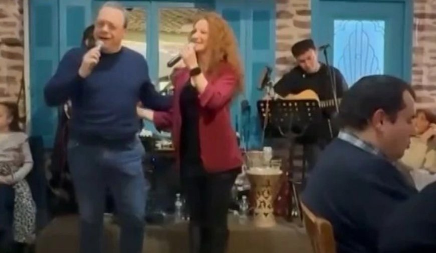 Σωκράτης Φάμελλος: Τραγούδησε στην κοπή πίτας του ΣΥΡΙΖΑ