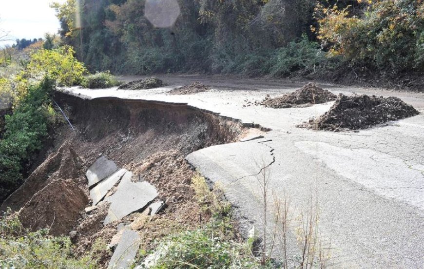 Καθίζηση σε χωριό των Τζουμέρκων: Καταστράφηκαν ιδιοκτησίες και χωράφια