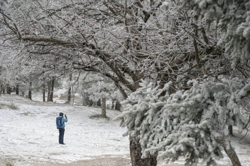 Καιρός κακοκαιρία: Επικίνδυνες καταιγίδες, θυελλώδεις άνεμοι και χιόνια σε όλη τη χώρα