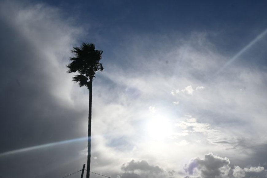 Πάτρα: Πτώση τσιμέντων από πολυκατοικία λόγω δυνατών ανέμων