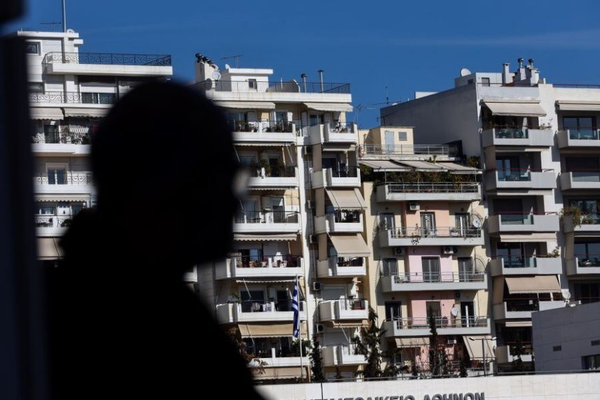 Φορολογική πίεση για επιστροφή κατοικιών στην αγορά