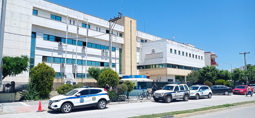 Έκλεψαν αυτοκίνητο από την Ξάνθη και διέρρηξαν καταστήματα στη Ροδόπη