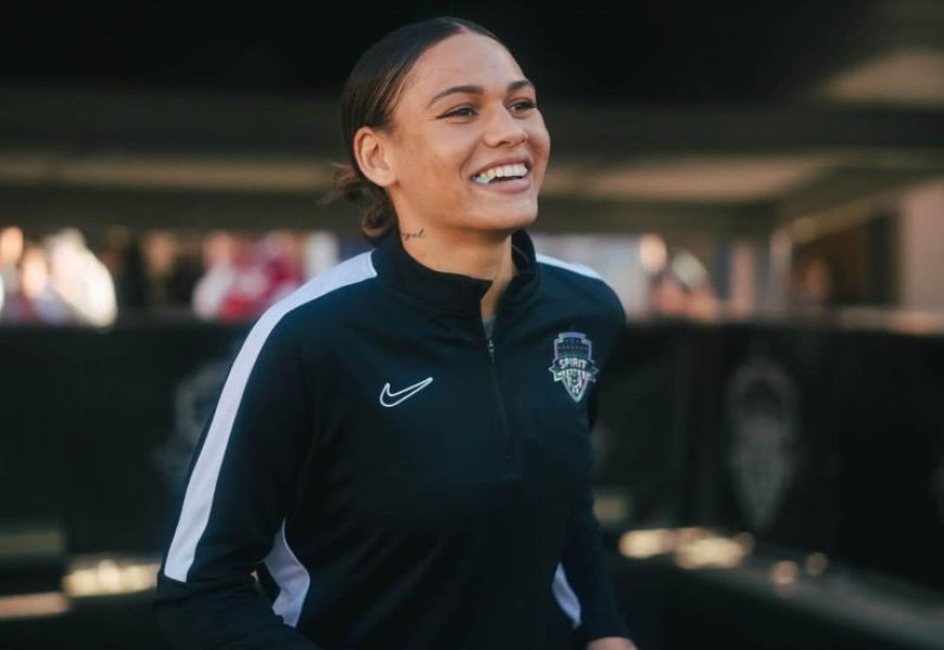 Ντένις Ρόντμαν κόρη: Ιστορικό συμβόλαιο για την Τρίνιτι Ρόντμαν στις ΗΠΑ