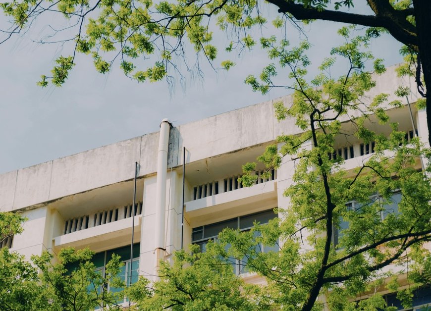 Καθηγήτρια φίμωσε μαθητή με ταινία: «Παίζαμε, το έκανα για πλάκα»