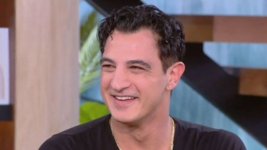 Δήμος Αναστασιάδης: «Όταν γράφω τραγούδια, “ακούω” τις φωνές του Πάριου, του Σφακιανάκη και της Αλεξίου»