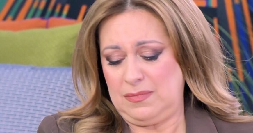 «Λύγισε» η Ευαγγελία Μουμούρη στον αέρα της Ναταλίας Γερμανού: «Γιατί το κάνατε τώρα αυτό;»