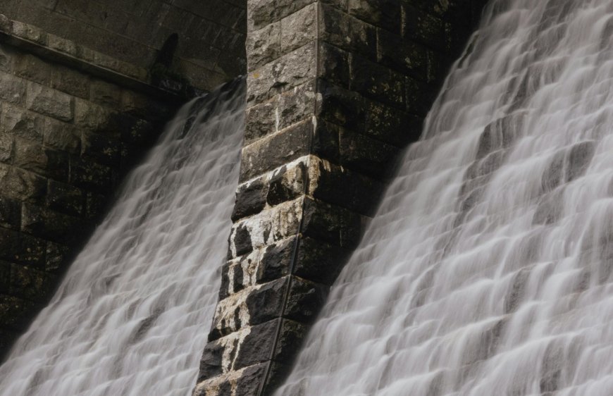 Πολιτιστική περιήγηση στο Μαρούσι: Από το Αδριάνειο Υδραγωγείο έως τις ιστορικές πλατείες