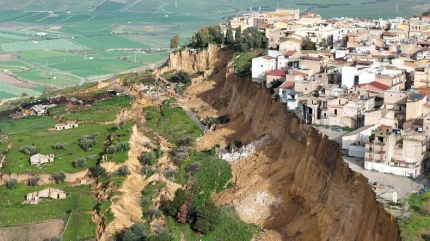 Η Μελόνι στη Σικελία: Για αυτοψία στην περιοχή η πρωθυπουργός