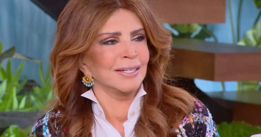 Μιμή Ντενίση για Αλίκη Βουγιουκλάκη: «Με βλέπει στη σκηνή και λέει “τι είναι αυτό; Θα βγει το κοριτσάκι έτσι;”»