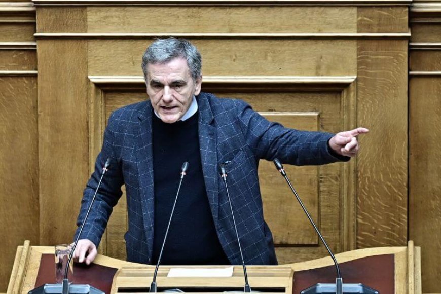 Τσακαλώτος εναντίον Καρτερού για τον Τσίπρα: «Οι προσωποκεντρικές στρατηγικές αποπροσανατολίζουν τον κόσμο της Αριστεράς»