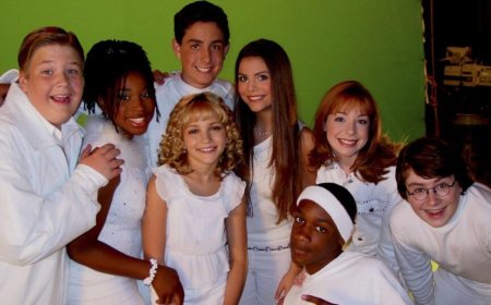 Quiet on Set: Όταν η λάμψη της παιδικής τηλεόρασης συναντά τη σιωπή, την εξουσία και την κατάχρηση