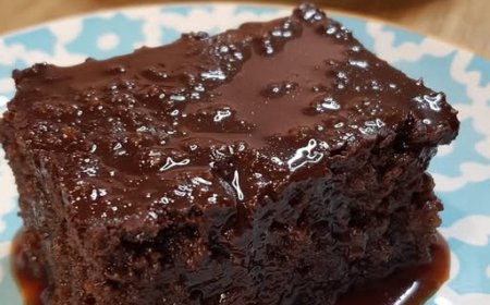 Υπέροχη καρυδόπιτα με σιρόπι σοκολάτας !!!