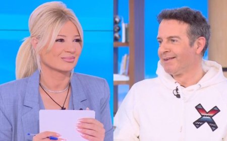 Ο Άρης Καβατζίκης αιφνιδίασε τη Φαίη Σκορδά στον αέρα: «Παντρεύεσαι; Έβγαλες ημερομηνία;»