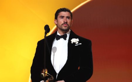 Bad Bunny: Φορούσε τελικά αλεξίσφαιρο γιλέκο στα Grammy 2026; – Η αλήθεια πίσω από τις φήμες