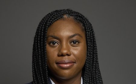 Βρετανία: Η αρχηγός της αξιωματικής αντιπολίτευσης έδινε συνέντευξη και ένας ποντικός… έκανε βόλτες