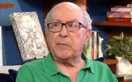 Γιώργος Παπαστεφάνου: «Ο Γιάννης Βόγλης μου ζήτησε δανεικά για να κολλήσει σε μια κοπέλα, την οποία και παντρεύτηκε”