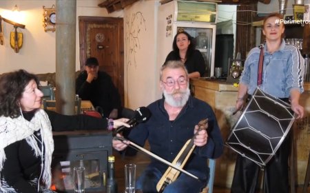 Σταυρούπολη Ξάνθης: Συνεχίζει την ποντιακή παράδοση παίζοντας λύρα και γράφοντας τραγούδια