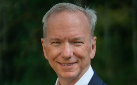 Ο 70χρονος πρώην CEO της Google με την 27χρονη κόρη του πρωθυπουργού της Βαυαρίας: Ειδύλλιο στο Νταβός: