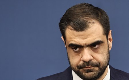 Άδωνις – Κωνσταντοπούλου: “Φασίζουσα λογική, αυτό που κάνει ξεπερνάει τη χυδαιότητα”