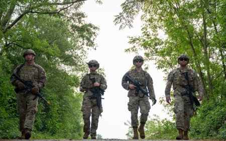 Τραμπ – Ιράν: Ο αμερικανικός στρατός προετοιμάζεται για επιχειρήσεις διαρκείας, γράφει το Reuters