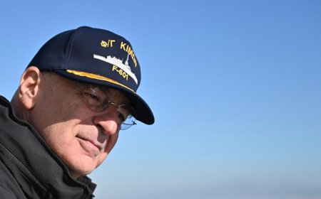 Δένδιας – Ένοπλες Δυνάμεις: «Θέλουμε καταρτισμένα στελέχη που φέρουν με υπερηφάνεια το εθνόσημο»