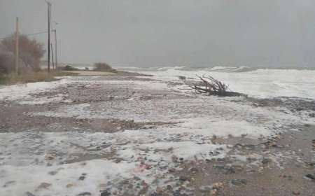 Αλεξανδρούπολη: Κλειστοί δρόμοι και ακύρωση πτήσεων