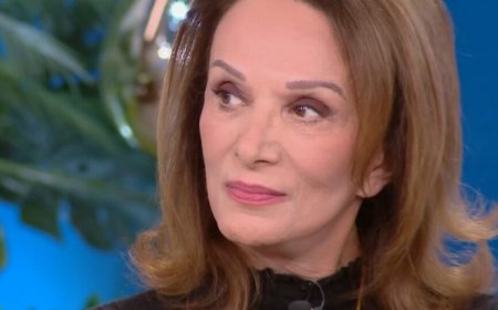 Μαίρη Βιδάλη: «Μου έγραφε κακή κριτική πριν καν ανέβει το έργο, του απαγορεύω πλέον να μπει στο θέατρο μου»