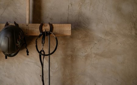 Το μικρό εκκλησάκι της Αγίας Θεοδώρας, που αψηφά τη λογική