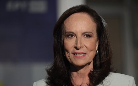 Διαμαντοπούλου ζεϊμπέκικο: “Στην Κοζάνη τις Απόκριες δεν τις ζούμε… τις διδάσκουμε”