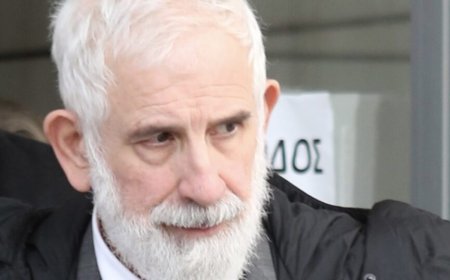 Πέτρος Φιλιππίδης: «Αν ζητήσει συγνώμη η πρώτη καταγγέλλουσα, δεν θα ζητήσουμε την καταδίκη της» λέει ο Μιχάλης Δημητρακόπουλος