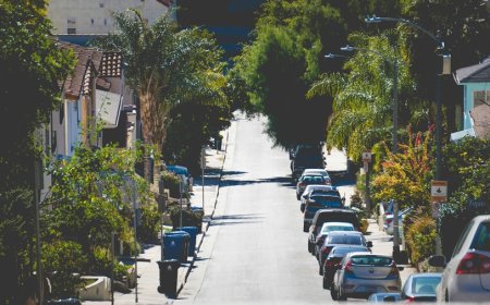 Μεθυσμένη οδηγός Άλιμος: 60χρονη τράκαρε 11 αυτοκίνητα