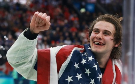 Χόκεϊ πάγου Ολυμπιακοί 2026: H viral ματωμένη εικόνα του σταρ του NHL Jack Hughes