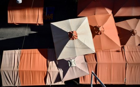 Τροχαίο Γαλάτσι: Έπεσε πάνω σε σταθμευμένο όχημα και έφυγε γιατί… η γυναίκα του τον περίμενε στη λαϊκή