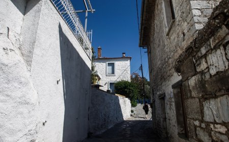 Πατροκτονία Λέρος: Θύμα συστηματικής κακοποίησης ο 18χρονος