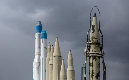 ΗΠΑ – Ιράν τώρα: Αντίποινα από την Τεχεράνη, εκρήξεις σε Μπαχρέιν, Αμπου Ντάμπι