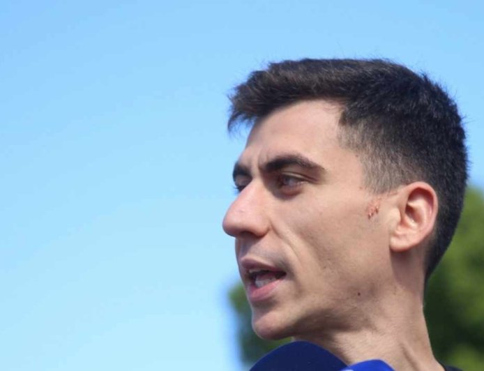 Φειδίας Παναγιώτου γραφείο: Οι φωτογραφίες και το συμβόλαιο που καίνε τον ευρωβουλευτή