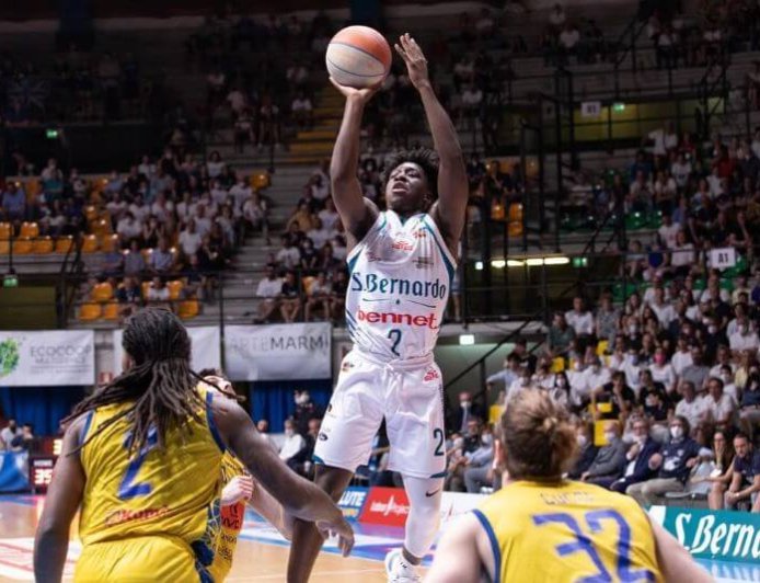 Μπασκετμπολίστας τρένο: «Δεν ήμουν μεθυσμένος, ακολούθησα το GPS» – Η εξήγηση του για την οδήγηση πάνω στις ράγες