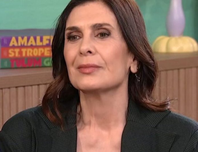 Κατερίνα Διδασκάλου: «Κόκκαλο στο Στούντιο 4 με το “γαλλικό” της – «Ο άντρας της δεν τη θέλει και ξενοπηδ…» – «Είμαστε ζωντανά»