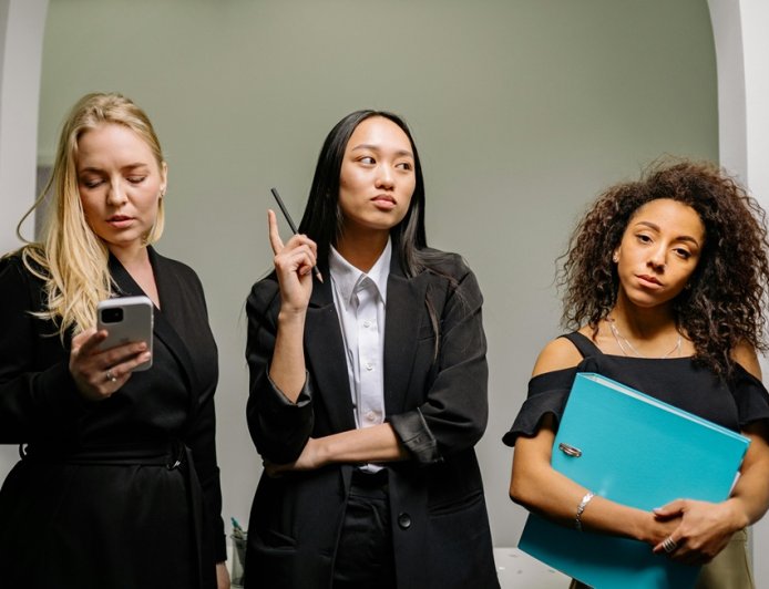 Πόσο μεγάλη απειλή είναι η τεχνητή νοημοσύνη για τις θέσεις εργασίας εισόδου;