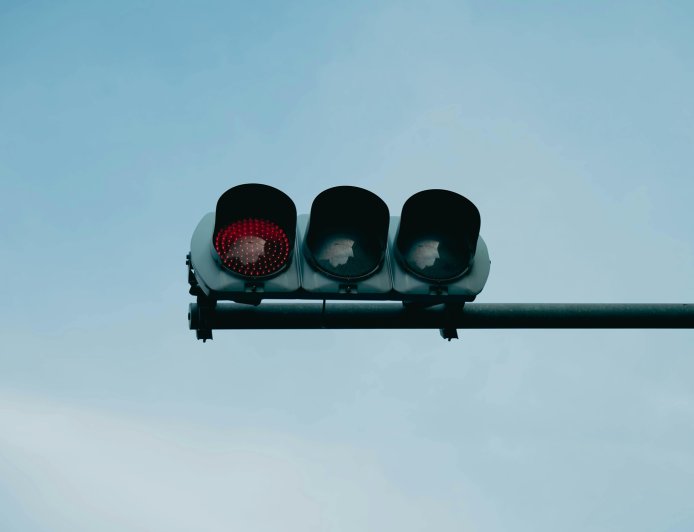 Κύκλωμα εμπορίας ανθρώπων: Έφερναν Ρουμάνους για να… εργαστούν σε οικοδομές και τους έβαζαν να επαιτούν