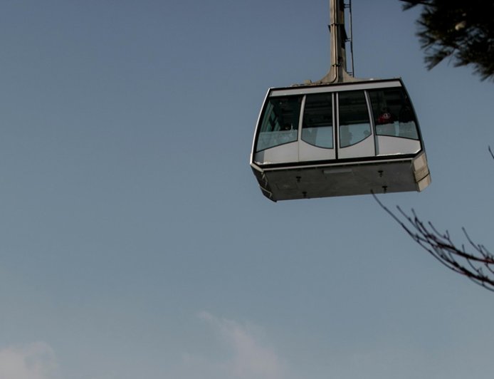 Ατύχημα με τελεφερίκ: Βίντεο σοκ από χιονοδρομικό στις ΗΠΑ
