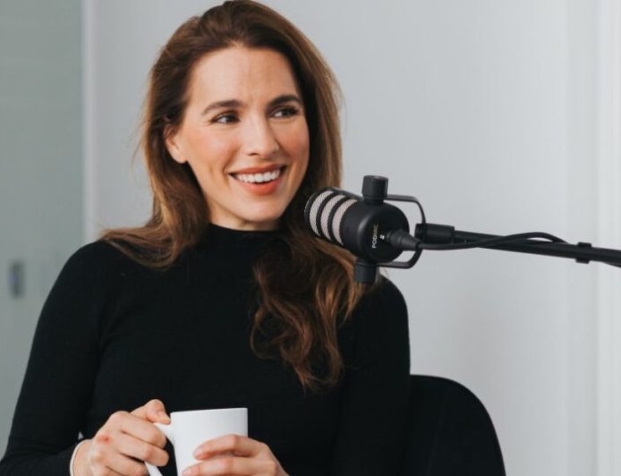 Συγκινεί η Μελία Κράιλινγκ: «Όταν έφευγε οι στιγμές ήταν δύσκολες, όμως ήταν έτσι από την αρχή και έμαθα σ’ αυτό»