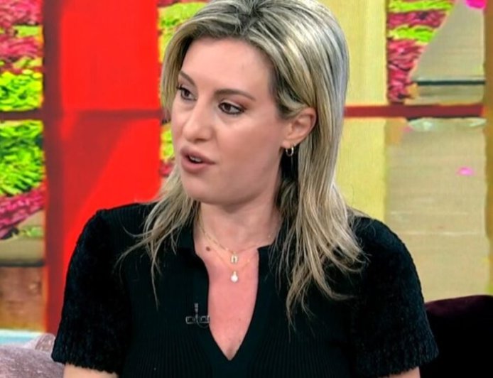 Πόπη Δομάζου για τον έναν χρόνο από τον θάνατο του πατέρα της: «Αυτό το ξαφνικό σε διαλύει, σε σκοτώνει»