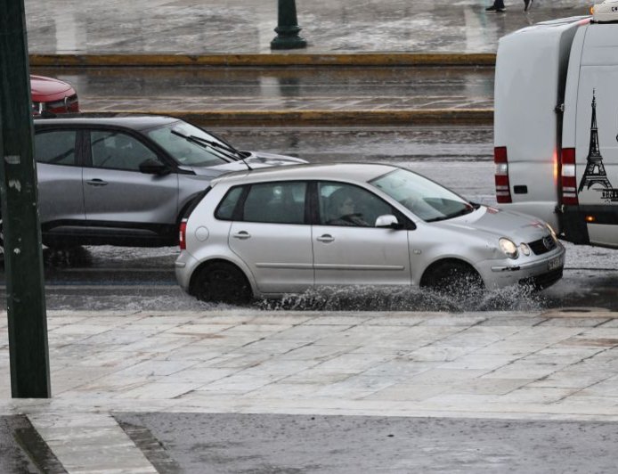 Έκτακτο δελτίο επιδύνωσης καιρού: Πορτοκαλί προειδοποίηση της ΕΜΥ για βροχές, καταιγίδες