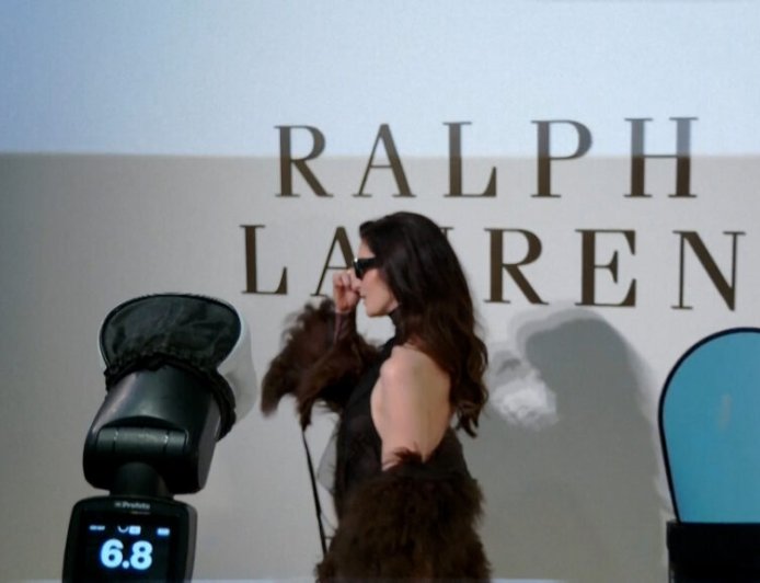 Anne Hathaway και Gigi Hadid στην παρουσίαση της νέας συλλογής του Ralph Lauren