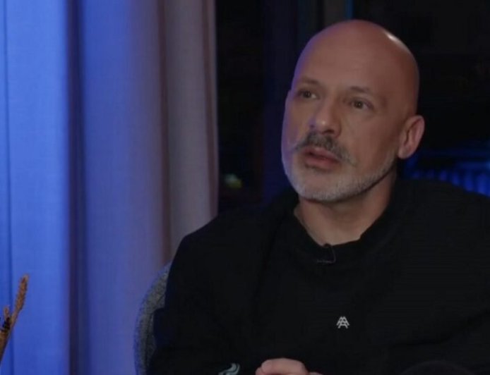 Νίκος Μουτσινάς: «Η τηλεόραση με έχει αγαπήσει, αλλά αν δεν της κάνω το χατίρι, δεν με αγαπάει»