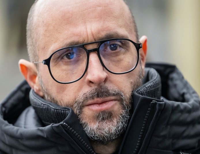 Κραν Μοντανά δίκη: Εξοργισμένοι συγγενείς θυμάτων περίμεναν τους ιδιοκτήτες στην εισαγγελία της Σιόν